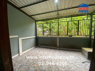 Casa adosada en venta de 4 habitaciones en Lam Luk Ka, Pathum Thani
