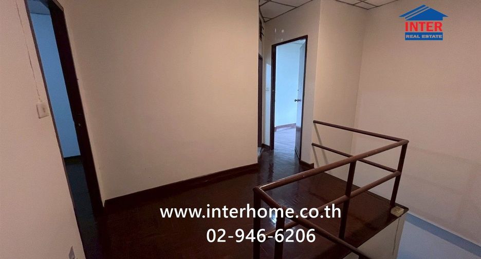 Casa adosada en venta de 4 habitaciones en Lam Luk Ka, Pathum Thani