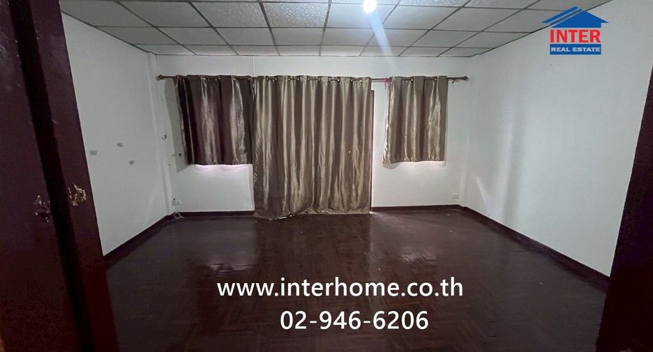 Casa adosada en venta de 4 habitaciones en Lam Luk Ka, Pathum Thani