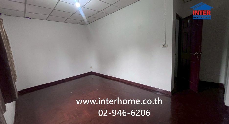 Casa adosada en venta de 4 habitaciones en Lam Luk Ka, Pathum Thani