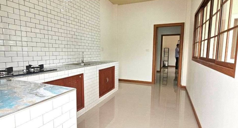 For sale 3 bedrooms house in Ban Bueng, Chonburi