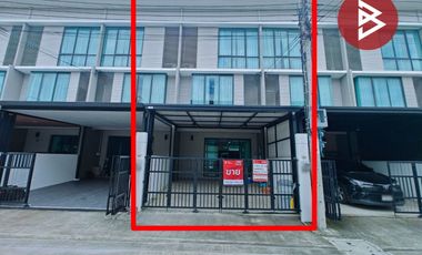 Продажа 3 спальни таунхаус в Лат Крабанг, Бангкок