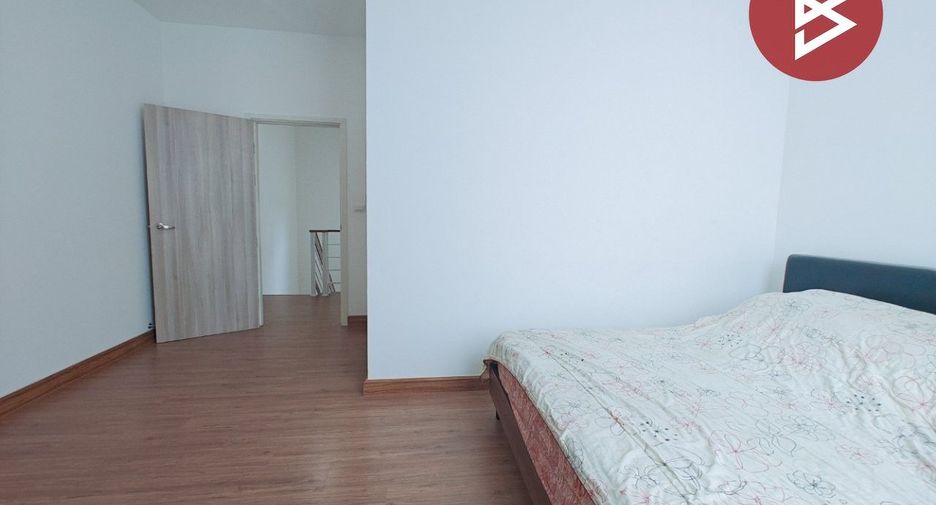 Продажа 3 спальни таунхаус в Лат Крабанг, Бангкок
