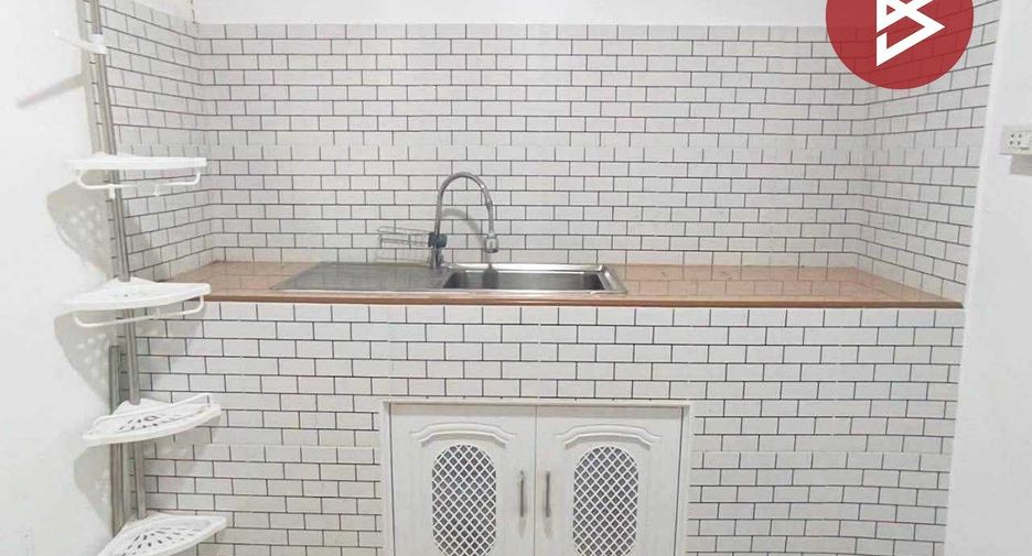 Casa adosada en venta de 3 habitaciones en Bang Pa-in, Phra Nakhon Si Ayutthaya
