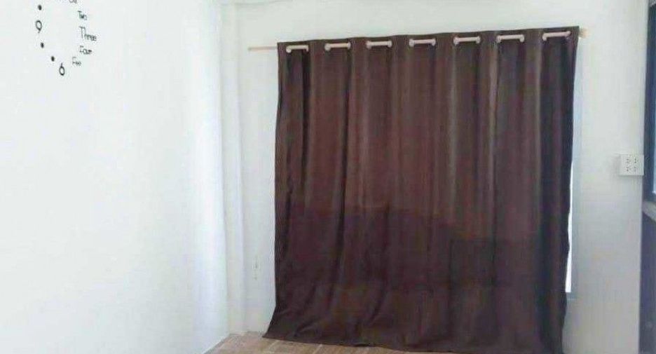 Casa adosada en venta de 3 habitaciones en Bang Pa-in, Phra Nakhon Si Ayutthaya