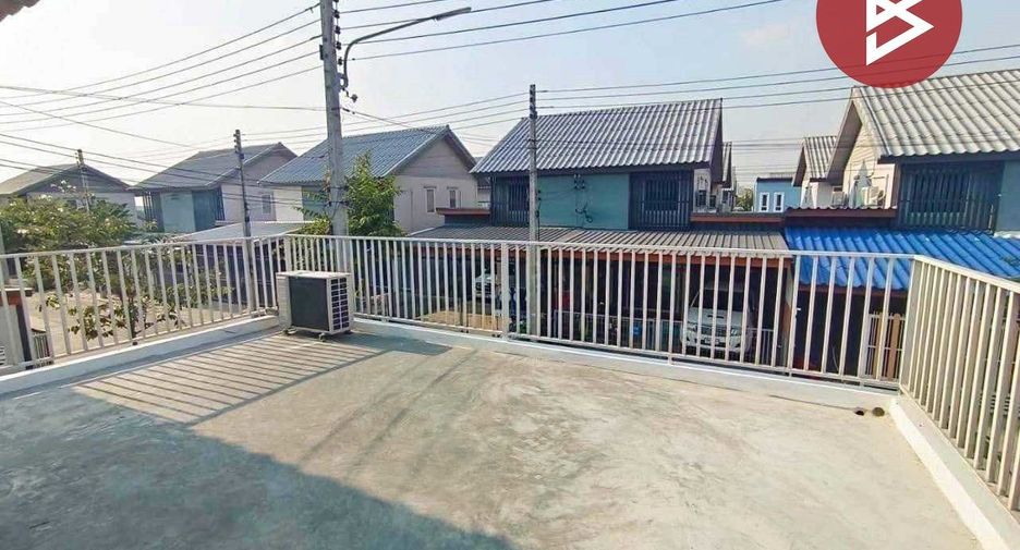 Casa adosada en venta de 3 habitaciones en Bang Pa-in, Phra Nakhon Si Ayutthaya
