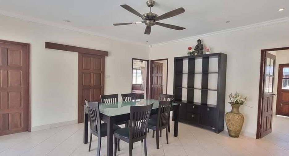 For rent 3 bedrooms villa in Jomtien, Pattaya