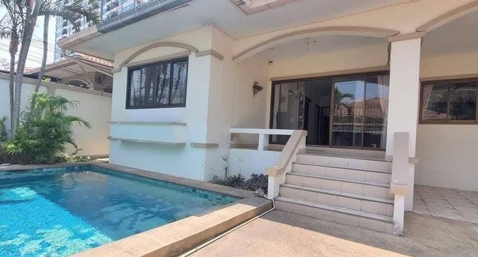 For rent 3 bedrooms villa in Jomtien, Pattaya
