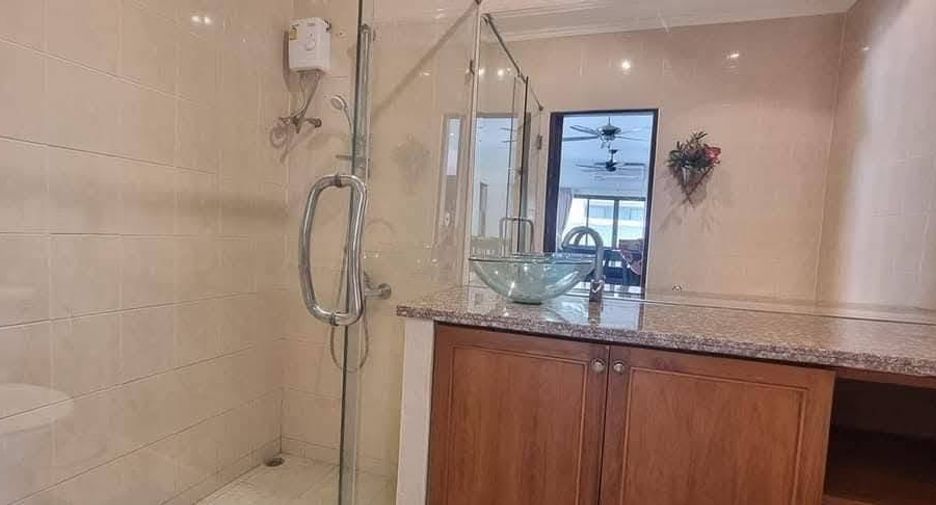 For rent 3 bedrooms villa in Jomtien, Pattaya