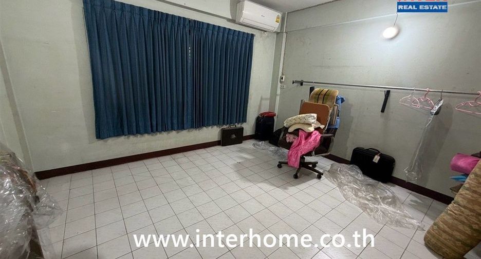 Gewerbefläche zum Kauf mit 4 Zimmer in Thon Buri, Bangkok