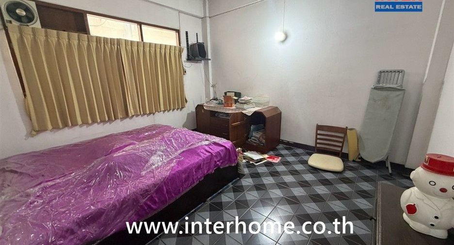 Gewerbefläche zum Kauf mit 4 Zimmer in Thon Buri, Bangkok