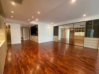 À vendre 2 chambres condo à Yan Nawa, Bangkok