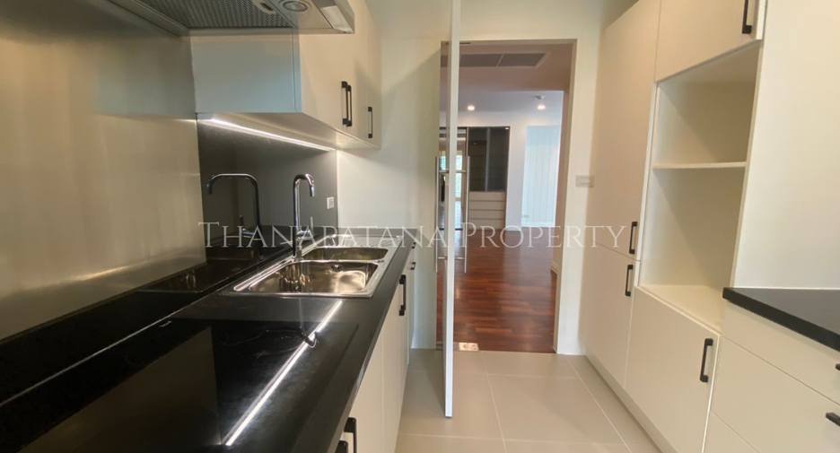 À vendre 2 chambres condo à Yan Nawa, Bangkok