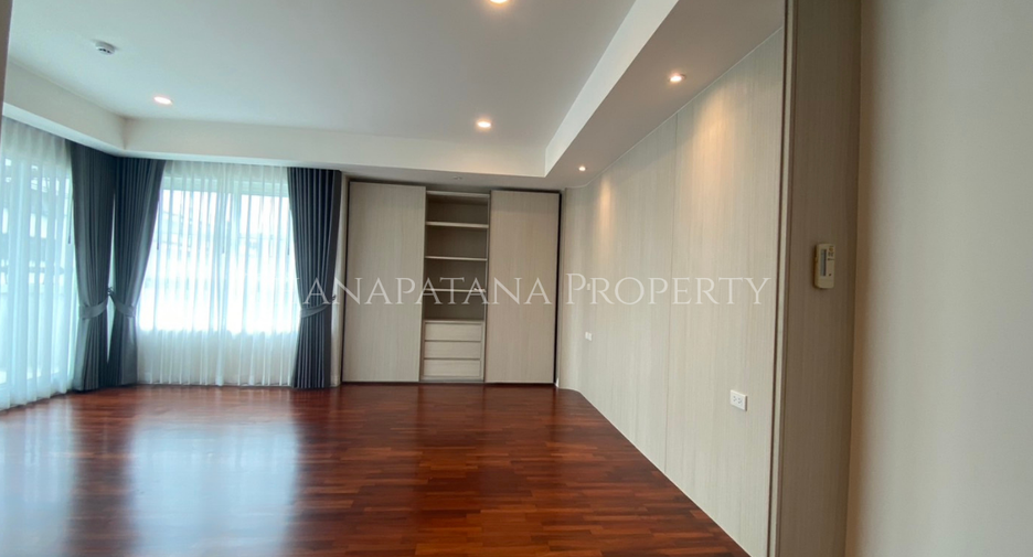 À vendre 2 chambres condo à Yan Nawa, Bangkok