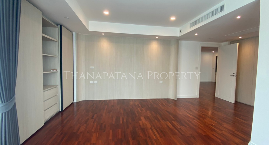 À vendre 2 chambres condo à Yan Nawa, Bangkok