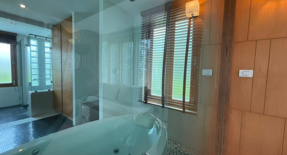 À louer et à vendre 5 chambres villa à Bang Lamung, Chonburi