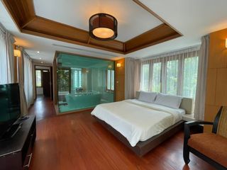 À louer et à vendre 5 chambres villa à Bang Lamung, Chonburi
