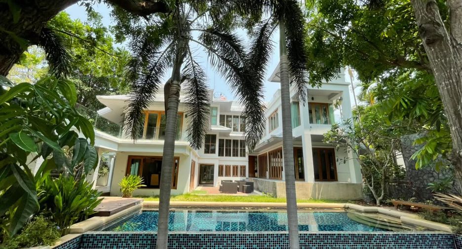 À louer et à vendre 5 chambres villa à Bang Lamung, Chonburi