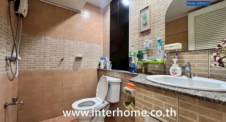 Haus zum Kauf mit 3 Zimmer in Lam Luk Ka, Pathum Thani