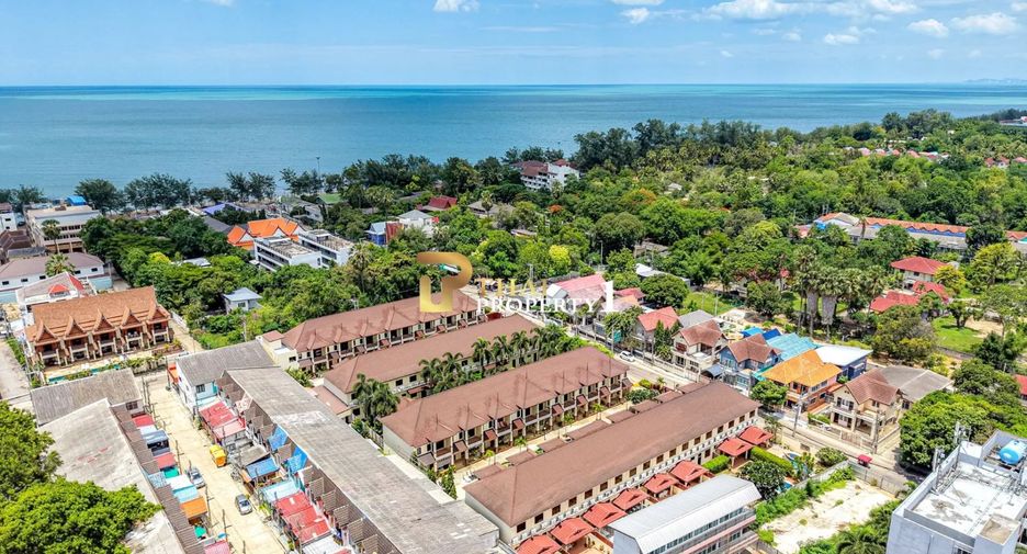 For sale 3 bedrooms townhouse in Cha Am, Phetchaburi