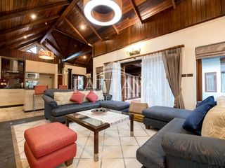 Casa en alquiler de 3 habitaciones en Bang Lamung, Chonburi