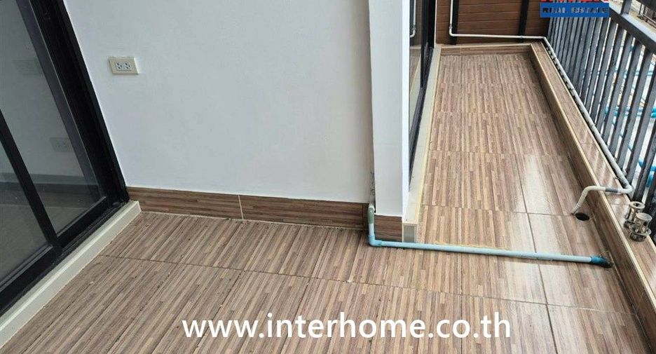 For sale 2 bedrooms townhouse in Huai Khwang, Bangkok