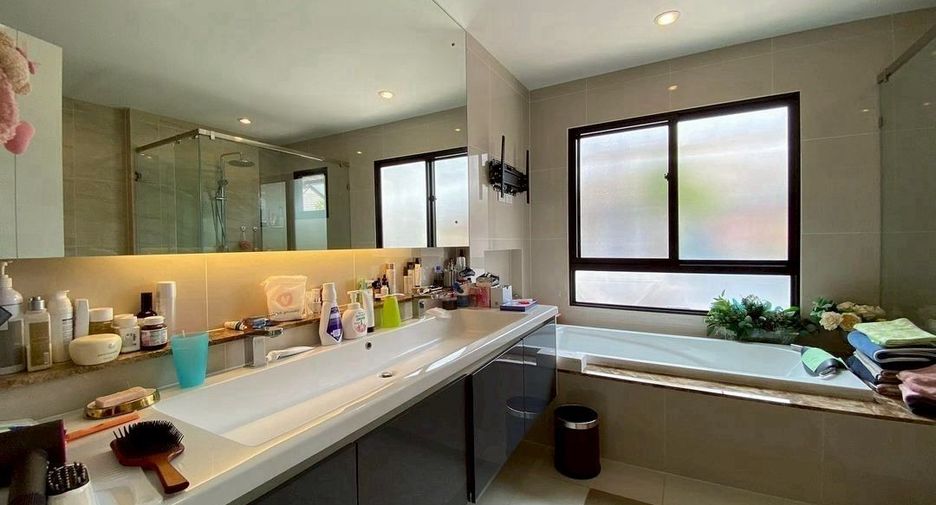 Casa en venta de 4 habitaciones en Prawet, Bangkok
