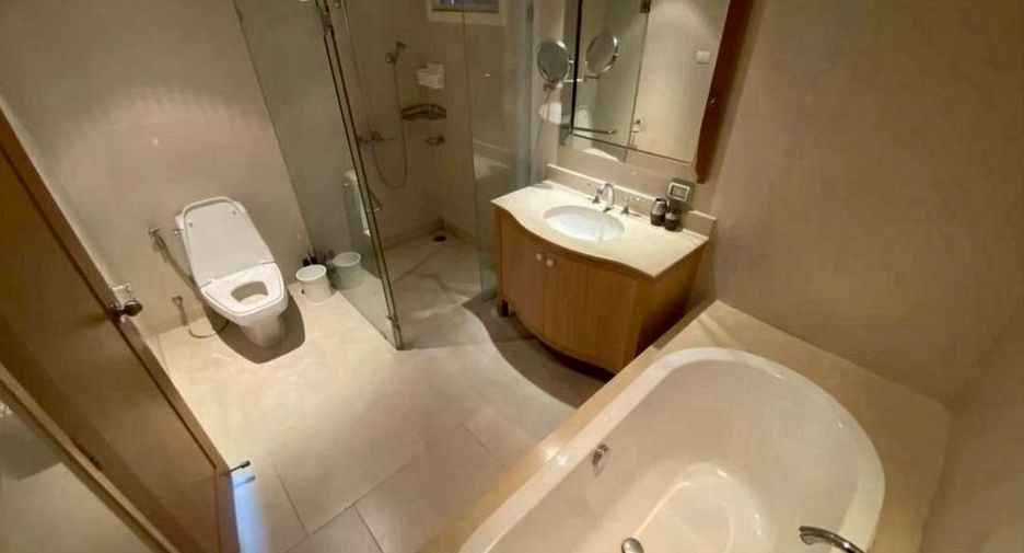 For sale 2 bedrooms condo in Sathon, Bangkok