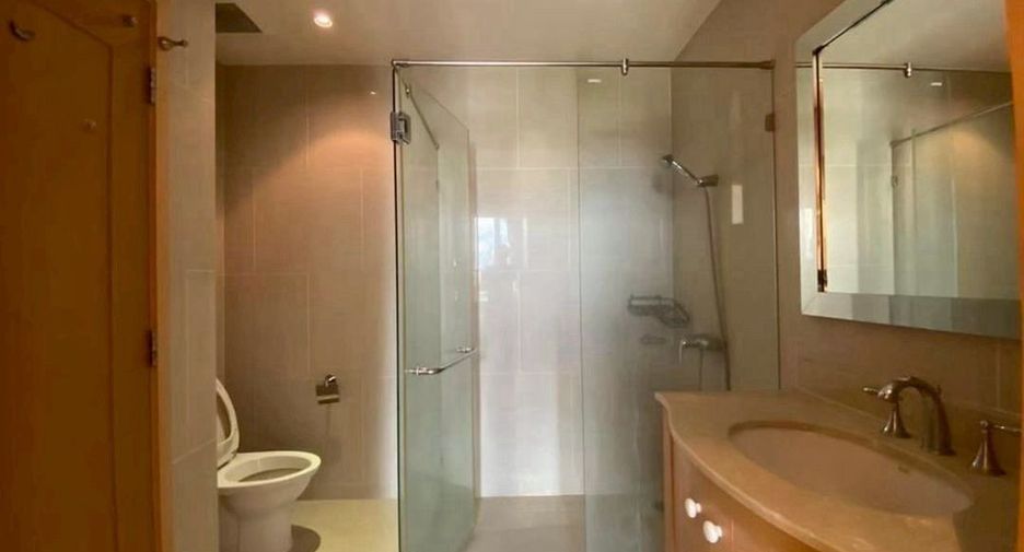 For sale 2 bedrooms condo in Sathon, Bangkok