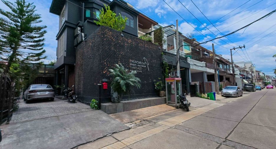 Reihenhaus zum Kauf mit 2 Zimmer in Wang Thonglang, Bangkok