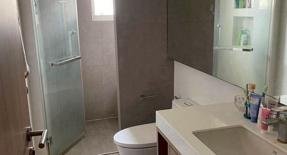 À louer et à vendre 5 chambres maison à Bang Phli, Samut Prakan