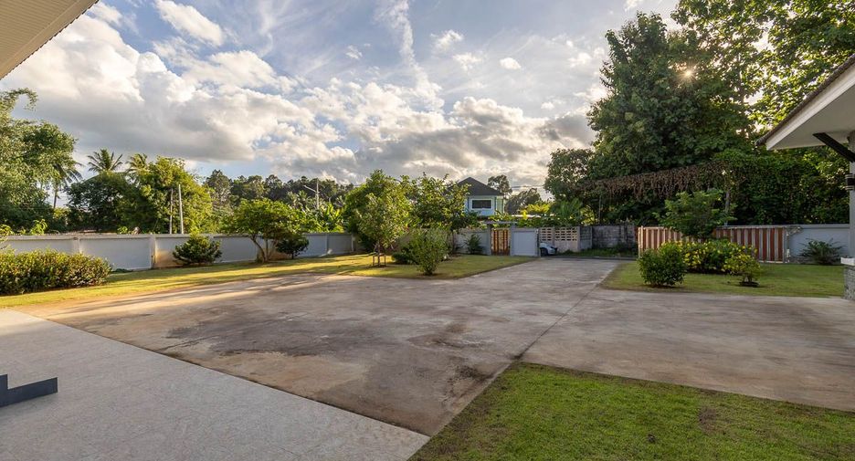 For sale 3 bedrooms house in Warin Chamrap, Ubon Ratchathani