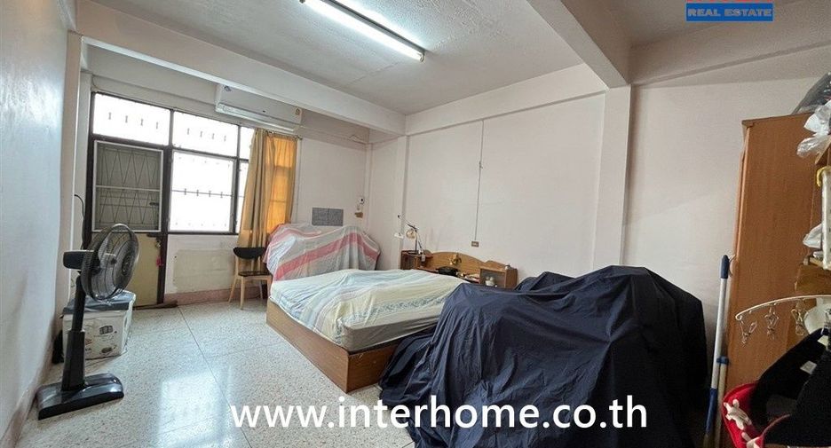 Gewerbefläche zum Kauf mit 3 Zimmer in Rat Burana, Bangkok