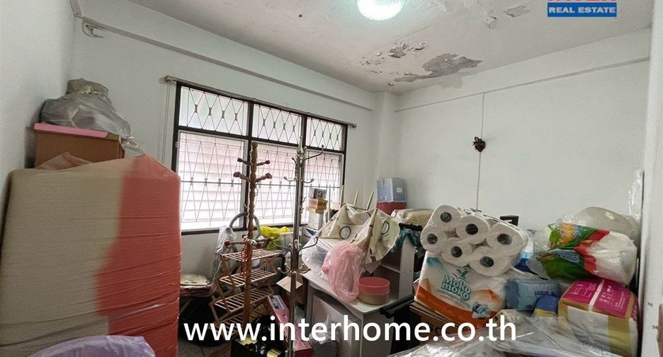 Gewerbefläche zum Kauf mit 3 Zimmer in Rat Burana, Bangkok