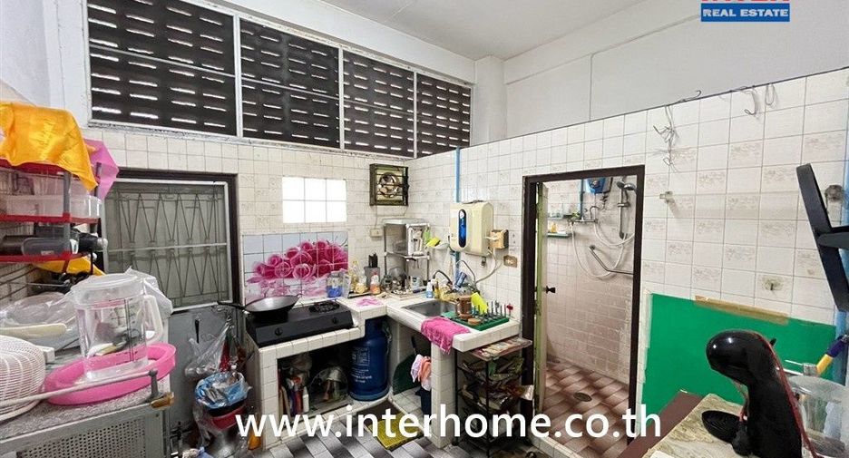 Gewerbefläche zum Kauf mit 3 Zimmer in Rat Burana, Bangkok