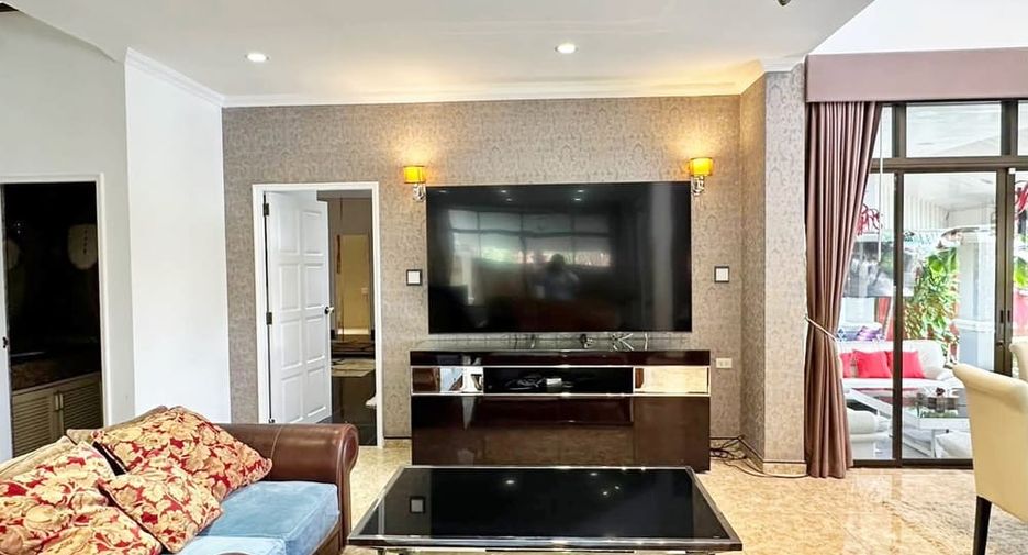 Villa en alquiler de 4 habitaciones en Jomtien, Pattaya