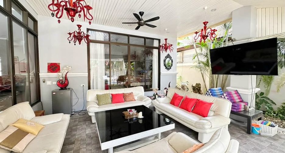 Villa en alquiler de 4 habitaciones en Jomtien, Pattaya