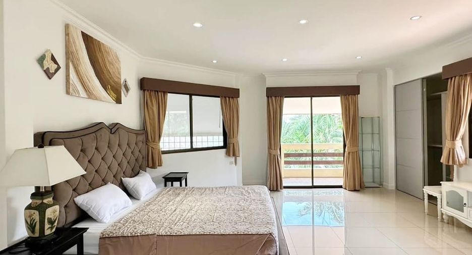 Villa en alquiler de 4 habitaciones en Jomtien, Pattaya