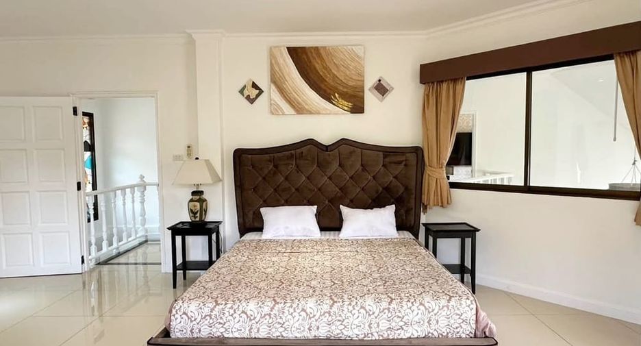 Villa en alquiler de 4 habitaciones en Jomtien, Pattaya