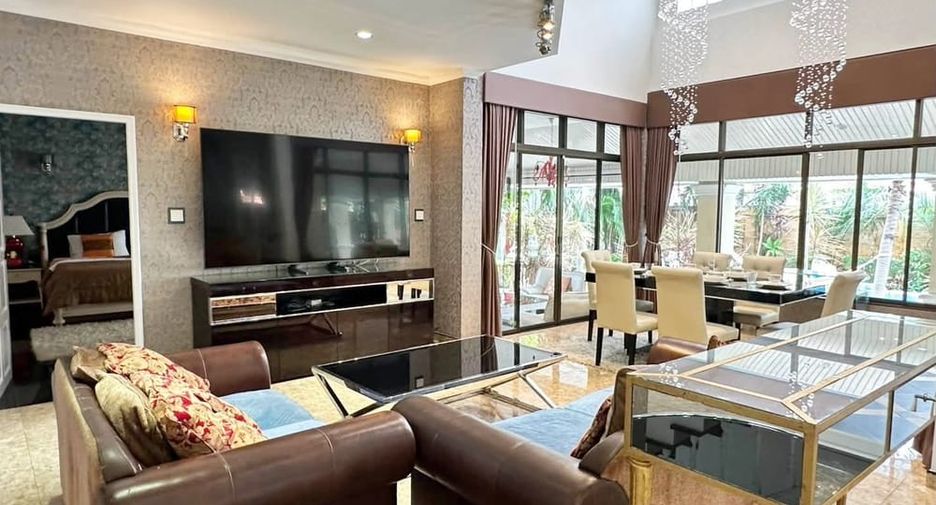 Villa en alquiler de 4 habitaciones en Jomtien, Pattaya