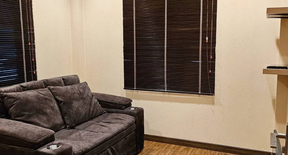 For sale 3 bedrooms house in Saraphi, Chiang Mai