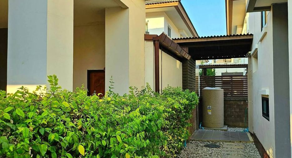 For sale 3 bedrooms house in Saraphi, Chiang Mai