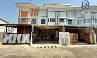 For sale 4 ベッドルーム townhouse in Min Buri, Bangkok