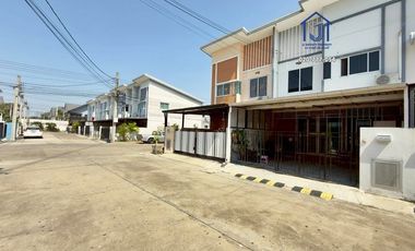 For sale 4 ベッドルーム townhouse in Min Buri, Bangkok