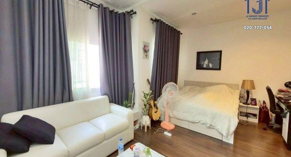 For sale 4 ベッドルーム townhouse in Min Buri, Bangkok