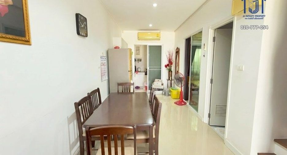 For sale 4 ベッドルーム townhouse in Min Buri, Bangkok