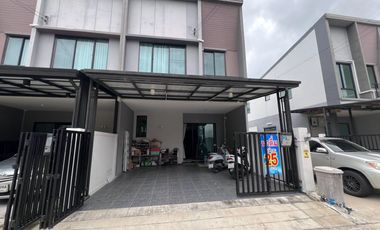 For sale 3 ベッドルーム townhouse in Sam Phran, Nakhon Pathom