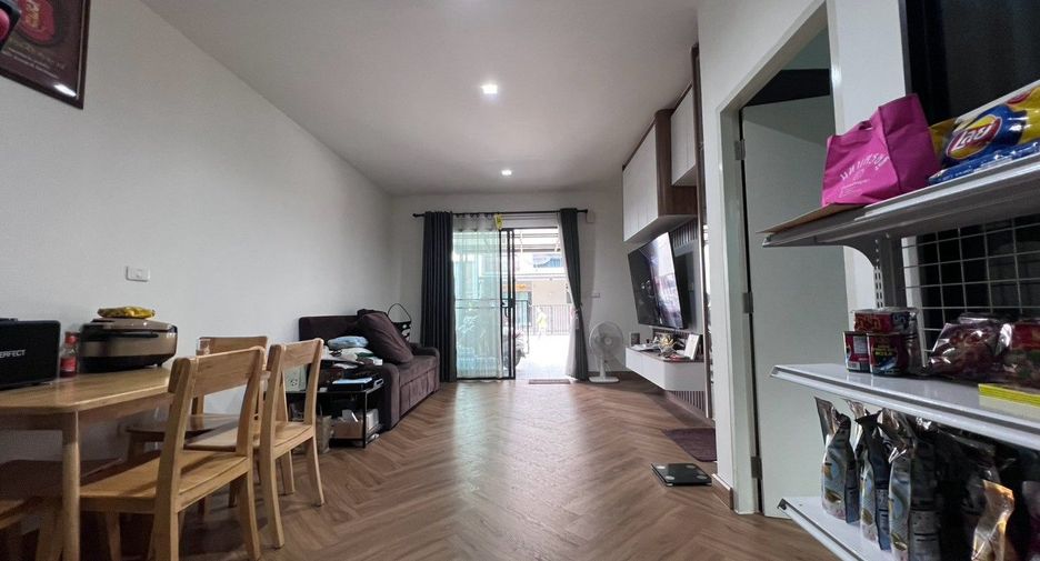 For sale 3 ベッドルーム townhouse in Sam Phran, Nakhon Pathom