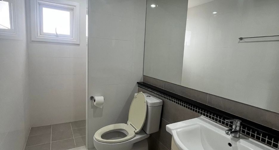 For rent 3 bedrooms house in Mueang Chiang Mai, Chiang Mai
