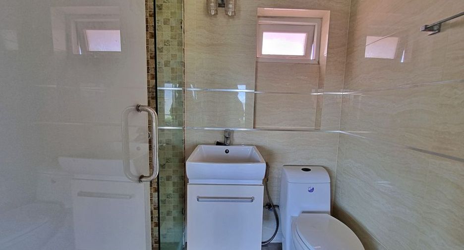 For rent 6 bedrooms villa in Bang Lamung, Chonburi